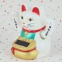Agitando gato chino - Maneki neko - solar - saludando con dos brazos - 10 cm - blanco