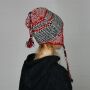 Berretto di lana - berretto fatto a maglia - paraorecche e corde - nero-rosso