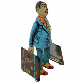 Blechspielzeug - Kofferträger aus Blech - Mann mit Koffer