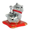 Agitando gato chino - Maneki neko sobre podio - 7,5cm - plata